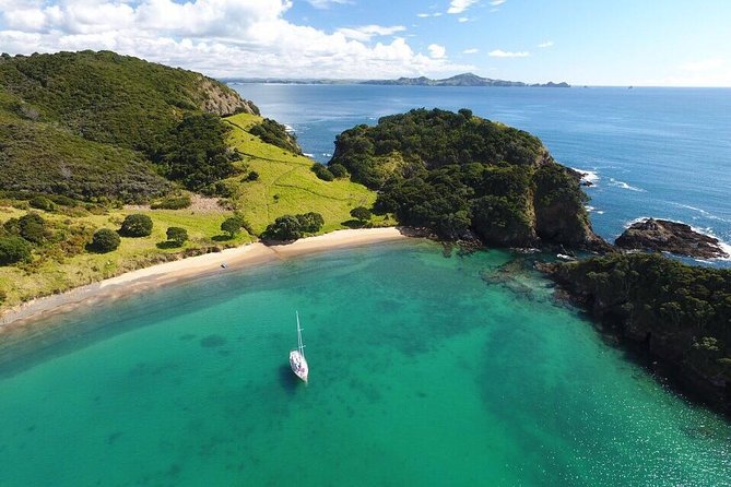 Full-Day Bay of Islands Tour by Vigilant Yacht Charters - Sailing from Russell at 10am