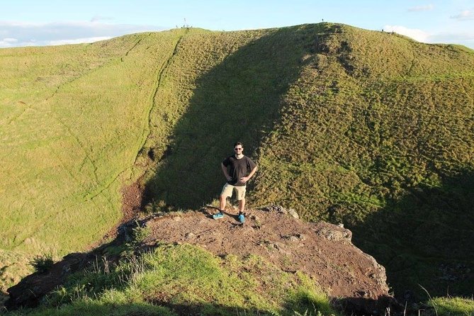 Full-Day Grand Auckland Volcanoes Tour - Mount Wellington puts you beside a 10,000-year-old crater