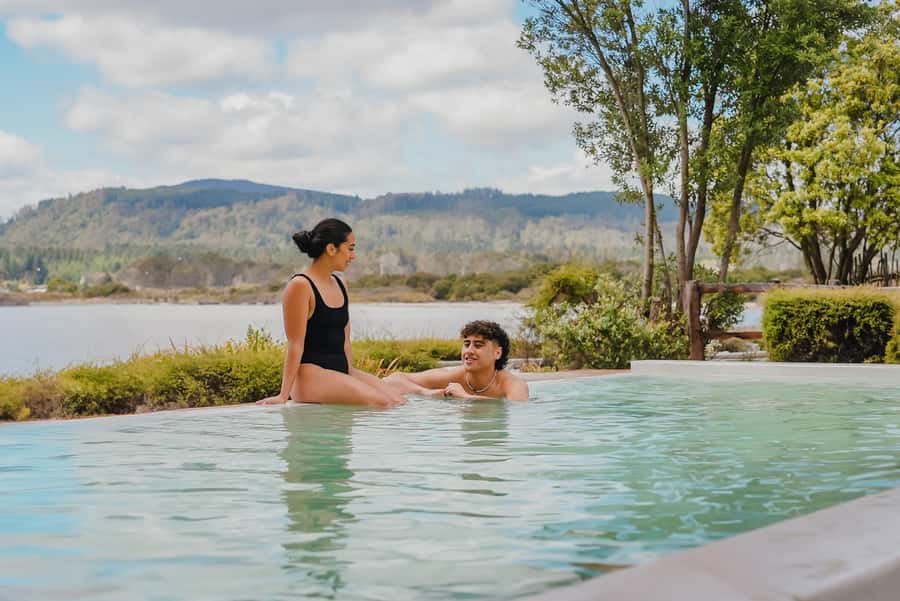 Geothermal Mineral Baths Experience: Pavilion Pools for 12+ - How long to stay and how to plan the visit