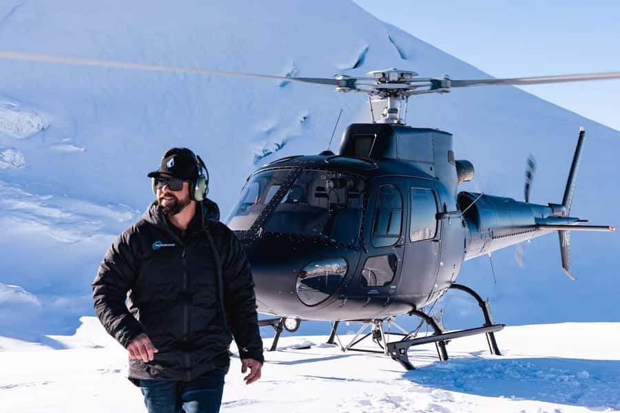 Glenorchy: 25-30 Minute Snow Landing Helicopter Experience - Lake Wakatipu from the air