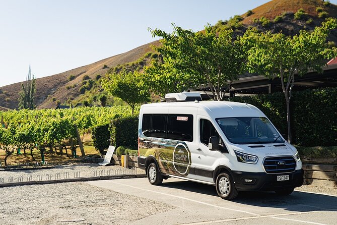 Gourmet Food and Wine Tour Queenstown All-Inclusive Tour - A final tasting with local cheese