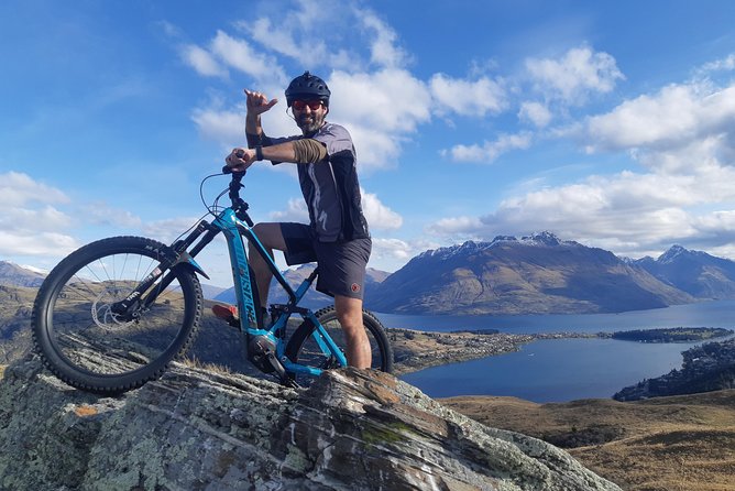 Guided eBike Tour 'Ride to the Sky' - Reaching 800 metres for the big Queenstown view