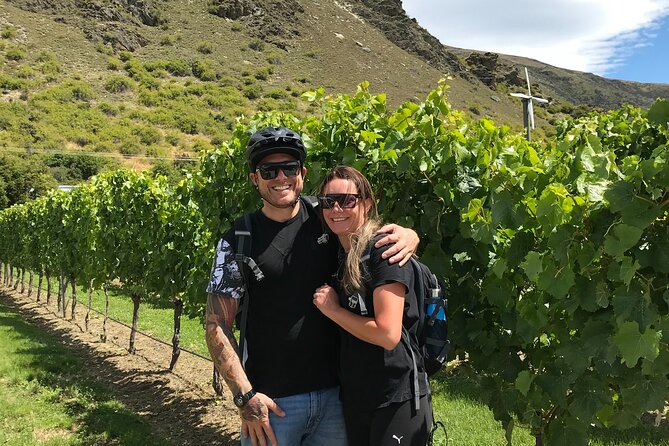 Guided eBike Wine Tour Ride to the Vines - Two family-owned wineries in Gibbston