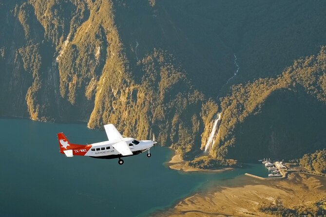 Half-Day Milford Helicopter Flight and Cruise from Queenstown - The glacier or alpine landing
