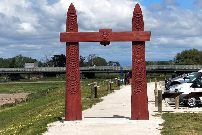 Half Day Sightseeing and Taste Tour - Oak Road and a piece of local history