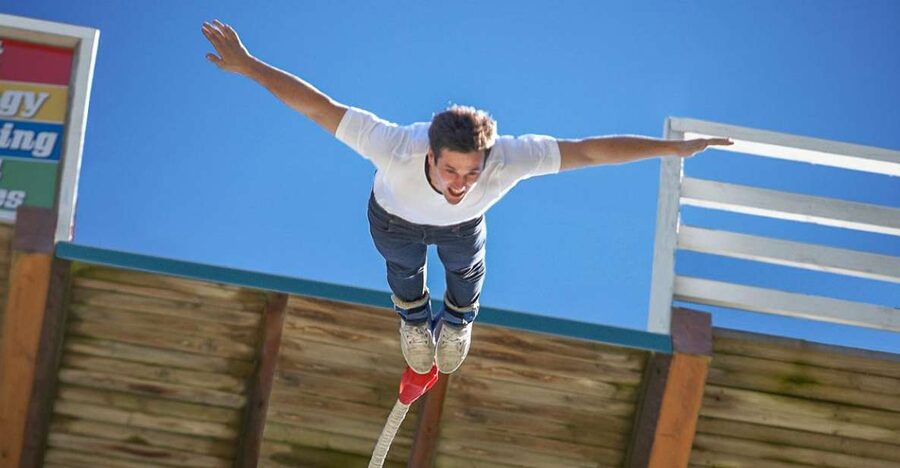 Hanmer Springs: 35-Meter Bungy Jump off Waiau Bridge - What happens during the 45-minute experience