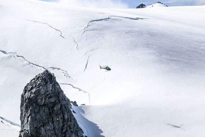 Helicopter Tour Including Glacier Landing from Queenstown - Flying above the Wakatipu basin