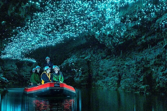 Hobbiton and Waitomo Caves Arrive in Comfort and Style - The guide service and personal attention