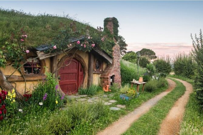 Hobbiton and Waitomo Caves Arrive in Comfort and Style - Who will enjoy this day trip most