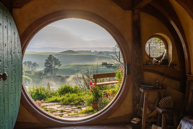 Hobbiton Movie Set Banquet Experience Private Tour From Auckland - What the drive and guiding add
