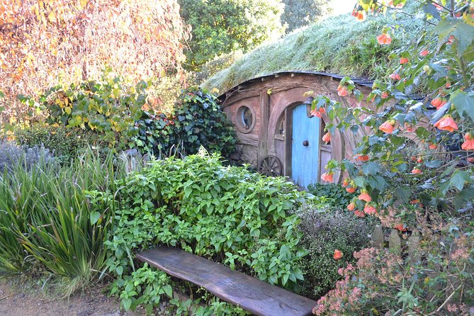 Hobbiton Movie Set day tour From Auckland - The early Auckland pickup sets the pace