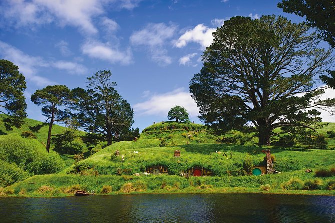 Hobbiton Movie Set day tour From Auckland - Two hours of hobbit holes, photos, and film details
