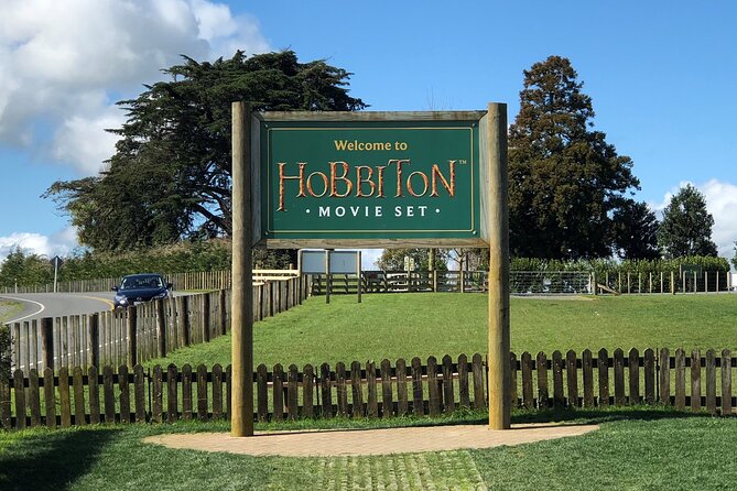 Hobbiton Movie Set Day Tour - The Auckland pickup and the road south