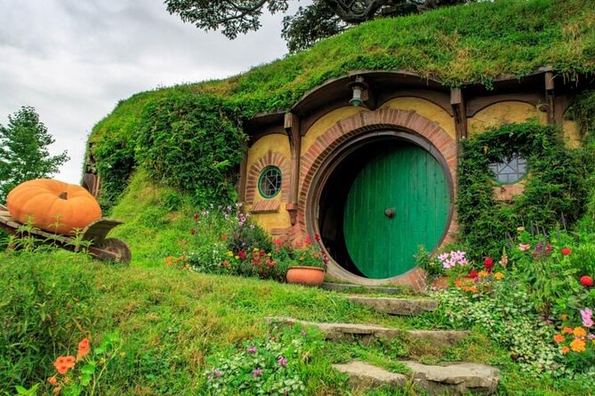 Hobbiton Movie Set Guided Tour small group from Auckland - What two hours at Hobbiton gives you