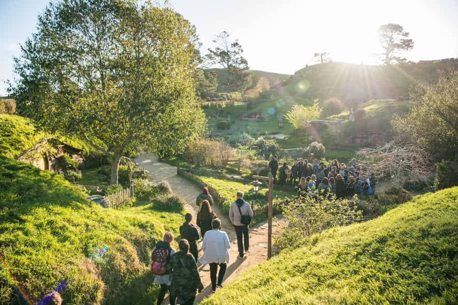 Hobbiton Movie Set: Guided Tour Ticket - The Mill, water, and the Green Dragon Inn