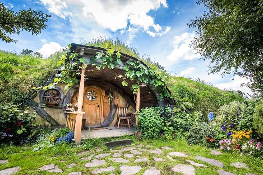 Hobbiton Movie Set & Rotorua Premium Day Tour from Auckland - Hobbiton: more than a photo stop