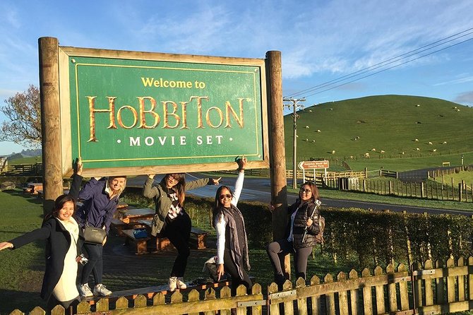 Hobbiton Movie Set Small Group Tour from Auckland - Leaving Auckland for the Waikato countryside