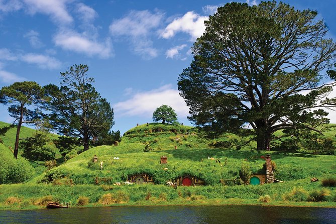 Hobbiton Movie Set Tour with lunch from Auckland - What the included buffet lunch is like