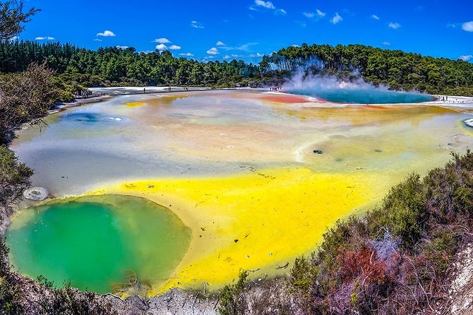 Hobbiton & Rotorua including Wai-O-Tapu - Small Group Tour from Auckland - A drink at The Green Dragon Inn