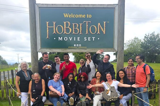 Hobbiton & Rotorua including Wai-O-Tapu - Small Group Tour from Auckland - Tirau and the corrugated iron sculptures