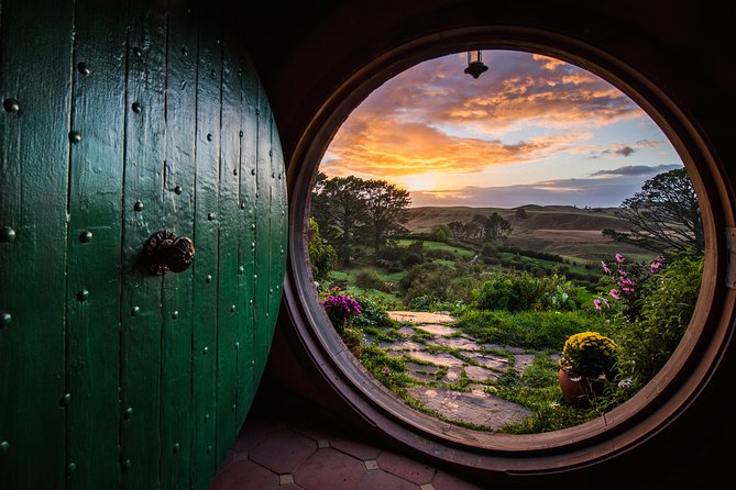 Hobbiton & Rotorua Living Māori Village Private Tour Ex-Auckland - Hobbiton and the details behind the movie magic