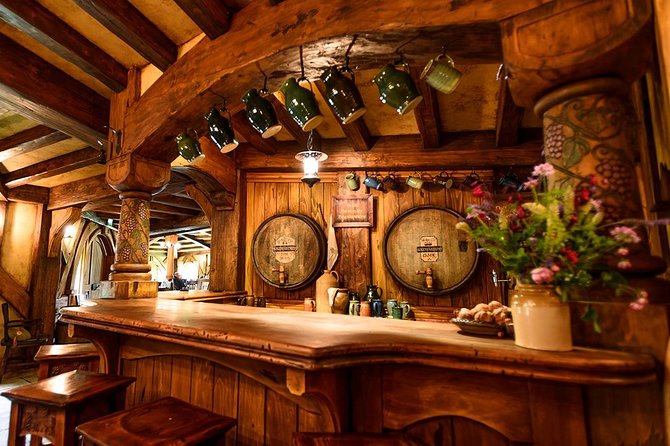 Hobbiton & Rotorua Small Group Tour including Te Puia from Auckland - The short Rotorua city tour