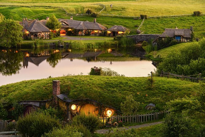 Hobbiton & Waitomo Caves Exclusive Luxury Day Tour From Auckland - Leaving Auckland at 7am for the Waikato