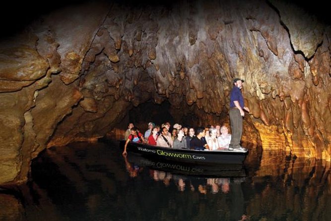 Hobbiton & Waitomo Caves Guided Tour from Auckland with Lunch - Crossing the Kaimai Ranges toward Hobbiton