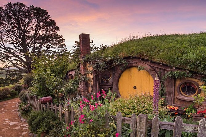 Hobbiton & Waitomo Caves Small Group Tour from Auckland inc Lunch - Is $235.20 a fair price?