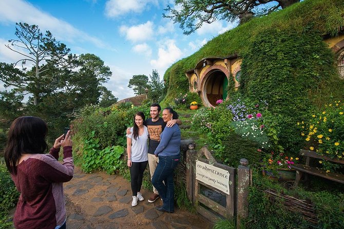 Hobbiton & Waitomo Caves Small-Group Tour W Lunch from Auckland - Hobbiton: more than a movie souvenir