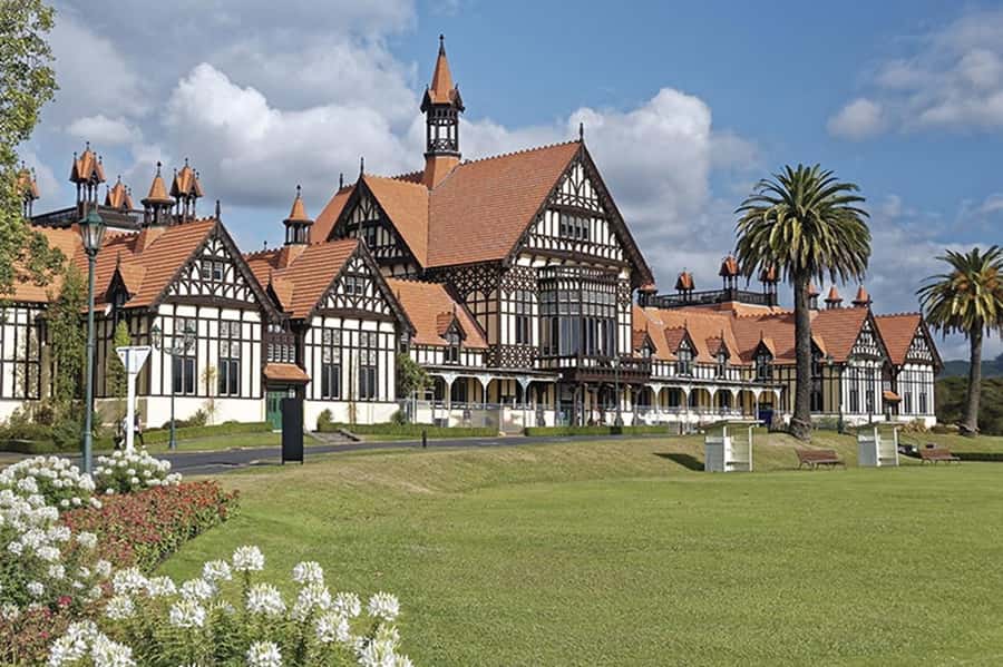 Hobbiton, Waitomo, Rotorua & Taupo 2-Day Tour from Auckland - Rotorua overnight, a practical break in the route