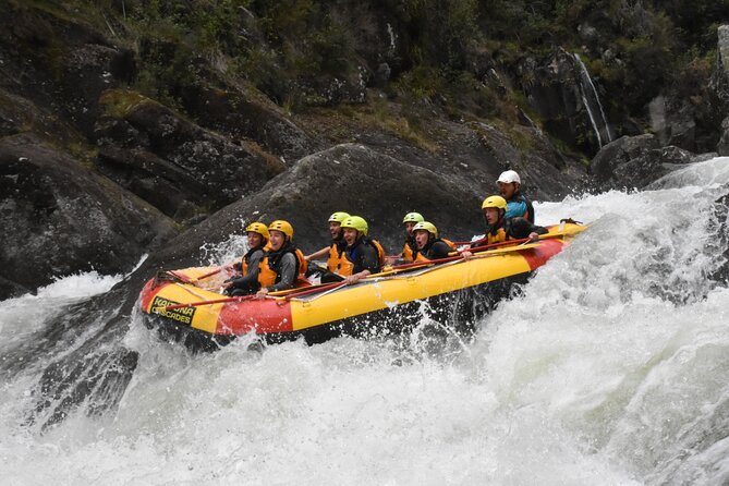 Kaituna Cascades - Grade 5 Wairoa River near Tauranga - The 3-meter waterfall and the lower river