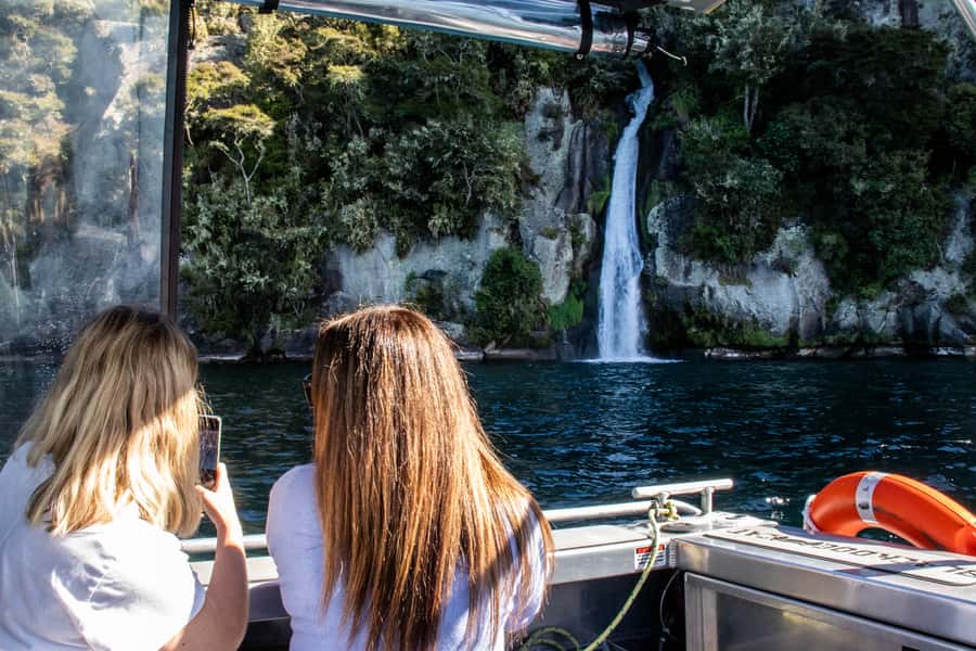 Kinloch: Lake Taupo Catamaran Cruise with Paddleboarding - Karangahape Cliffs and the southern end of the bay
