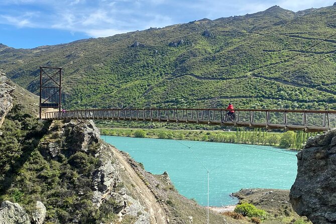 Lake Dunstan Discovery Day Tour by eBike with Shuttle - A smooth start at Kiwi Journeys in Cromwell