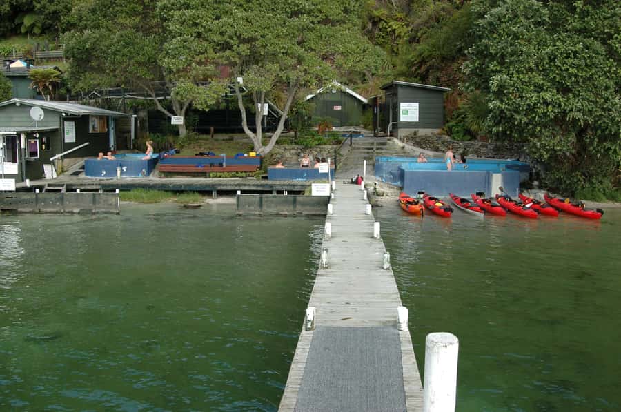 Lake Rotoiti & Hot Pools Guided Kayak - Arriving at Manupirua Springs Hot Pools