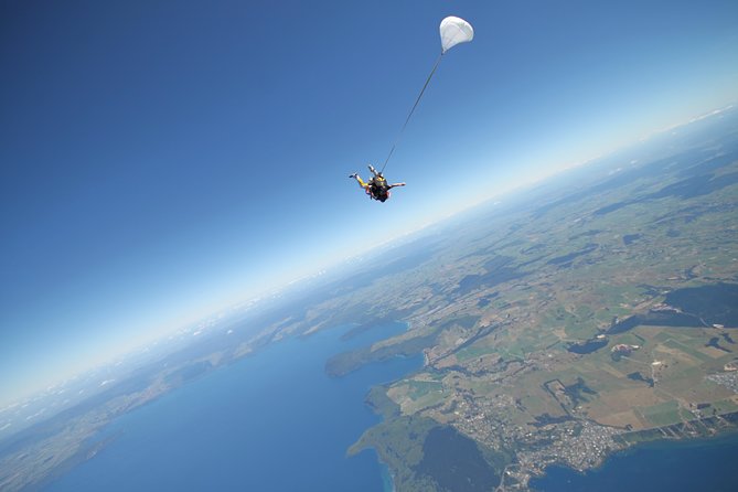Lake Taupo 12,000-Foot Tandem Skydiving - Forty seconds of freefall at 200 kph