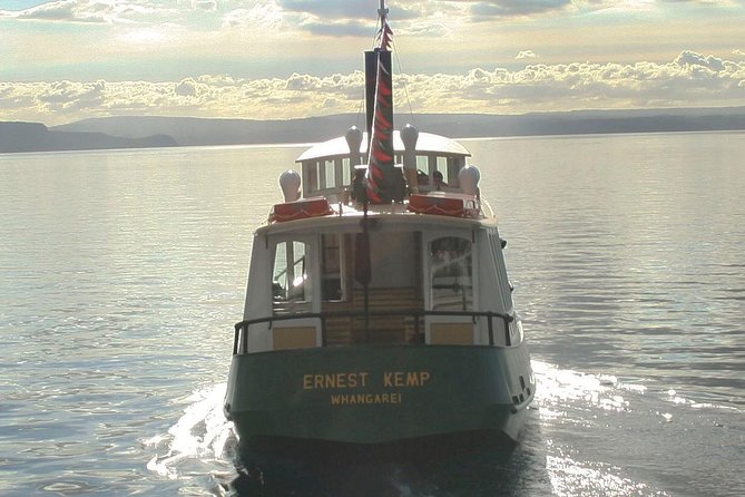 Lake Taupō Māori Rock Carvings Scenic Cruise aboard Ernest Kemp - Reaching Mine Bay and seeing the carvings