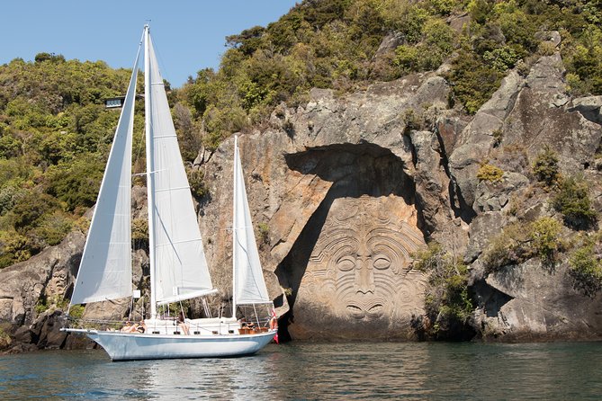 Lake Taupō Private Day Tour from Auckland to Māori Rock Carvings - Key points to know before booking