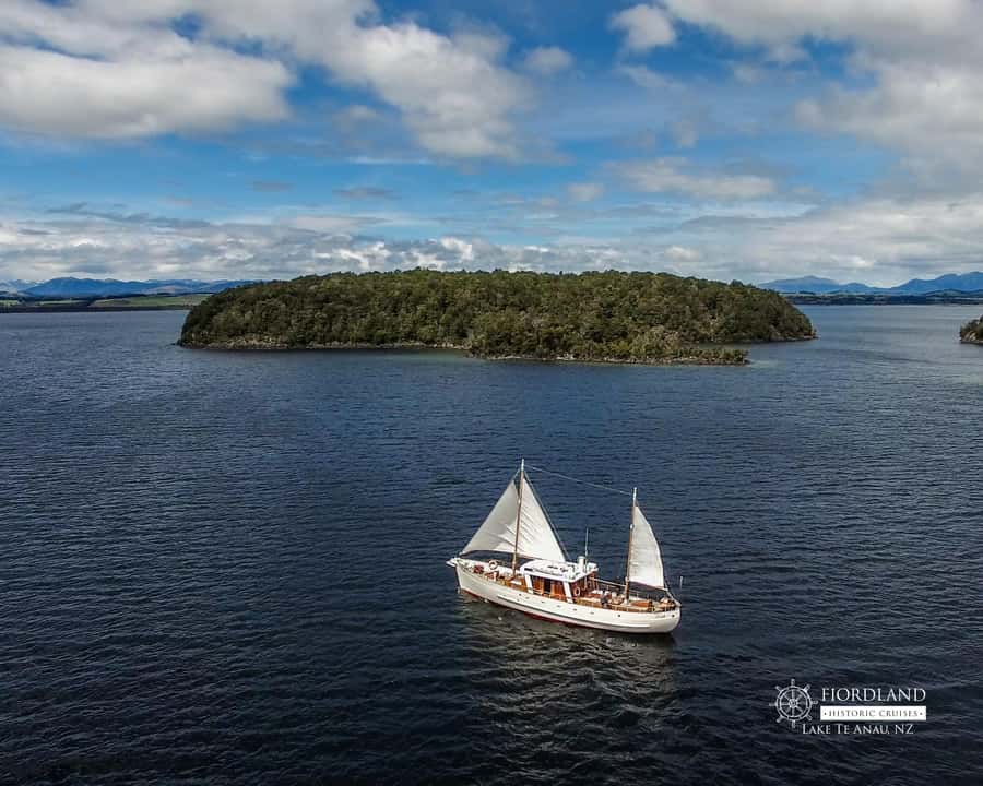 Lake Te Anau: 3-Hour Boat Cruise with Guided Walk - What to bring and how to prepare