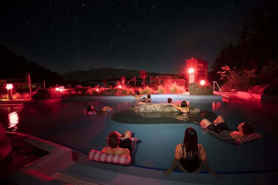 Lake Tekapo: 1.5-Hour Hot Pools & Stargazing Experience - The first 45 minutes: guide, telescope, and constellation stories