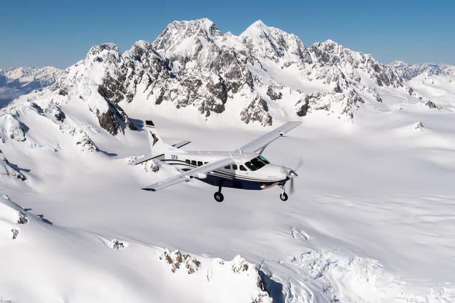 Lake Tekapo: 50-Minute Mount Cook and Beyond Scenic Flight - From Lake Tekapo to the Southern Alps