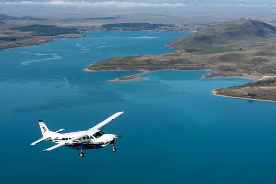 Lake Tekapo: 50-Minute Mount Cook and Beyond Scenic Flight - Crossing to Fox and Franz Josef Glaciers
