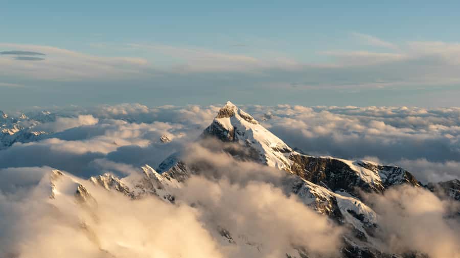 Lake Tekapo: 50-Minute Mount Cook and Beyond Scenic Flight - Why the window seat matters