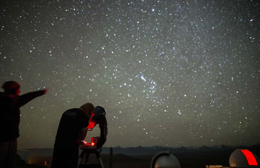 Lake Tekapo: Mountaintop Stargazing at Mount John Summit - Moon phase and cloud cover can make or break the night