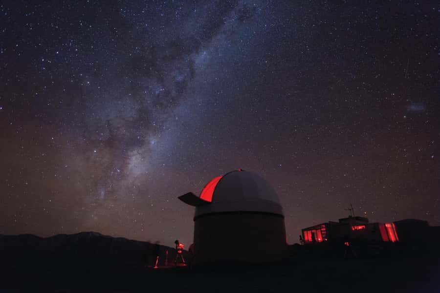 Lake Tekapo: Mountaintop Stargazing at Mount John Summit - Learning the Southern sky with a laser pointer