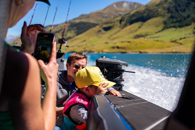 Lake Wakatipu Queenstown: 3 Hour Fishing Adventure by Boat - Why the quiet electric boat matters