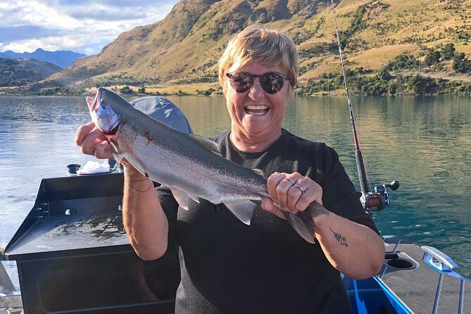 Lake Wakatipu Queenstown: 3 Hour Fishing Adventure by Boat - Scenery that keeps the trip worthwhile