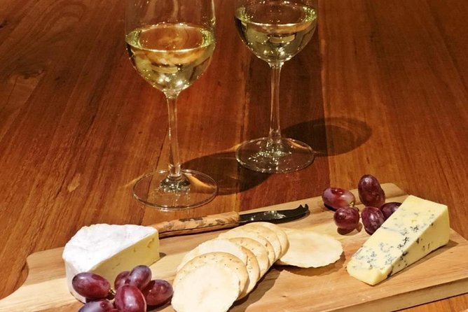 Lake Wanaka 1-Hour Cruise Including Wine and Cheese - Key points to know before you book