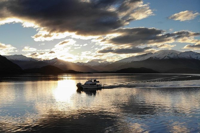 Lake Wanaka 1-Hour Cruise Including Wine and Cheese - How social is the cruise?