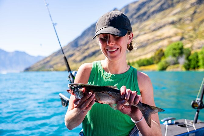 Lake Wānaka: 3 hour Fishing Adventure by Boat - Roys Peak and Mount Aspiring from the water